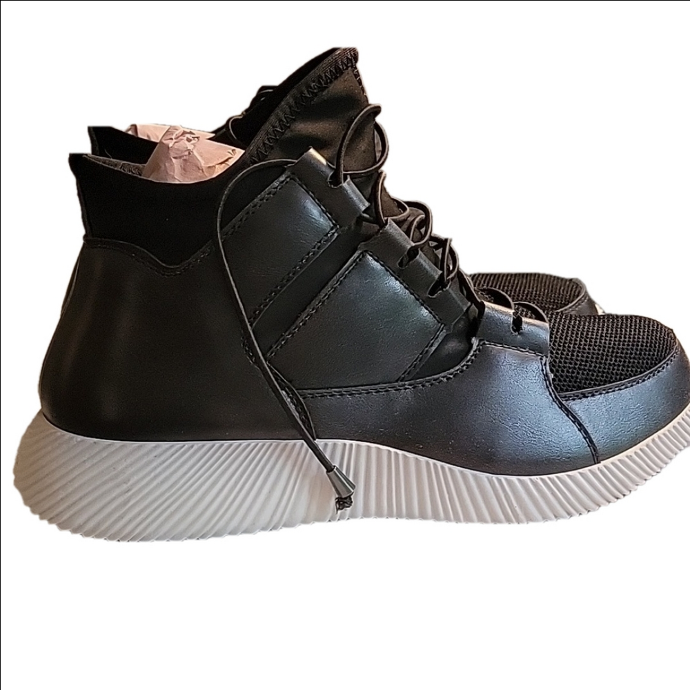 Qupid Black High Top Sneakers Size 7 New